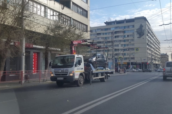 В Волгограде эвакуируют машины нарушителей