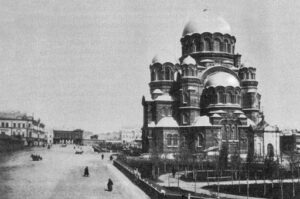 Андрей Бочаров посетил стройплощадку храма Александра Невского