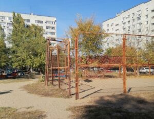 Жители улицы Рионской в Волгограде жалуются на плохие дороги