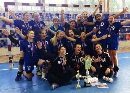 Юные волгоградские гандболистки выиграли спартакиаду учащихся