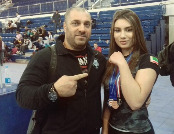 Силачка после травмы завоевала три медали