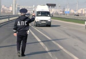Волгоградские полицейские проверяют безопасность пассажирских перевозок