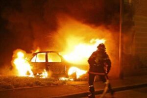 Ночью в Волгограде горели две иномарки
