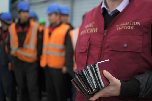 Двое экстремистов в Волгоградской области выдворены на 50 лет из России