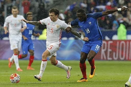 Сборная России по футболу проиграла французам со счётом 2:4