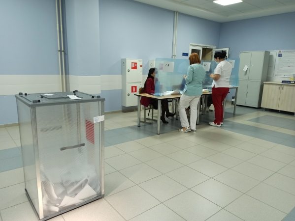 В Волгограде молодые мамы и врачи голосуют в перинатальном центре