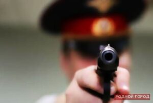В Волгограде полицейский применил оружие к мужчине с ножом