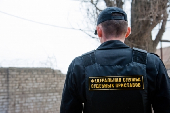 Волгоградка пыталась дать взятку, чтобы освободиться от алиментов на ребенка
