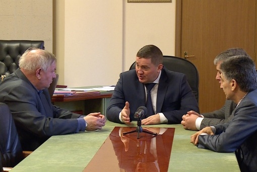 С руководством завода «Красный Октябрь» встретился Андрей Бочаров