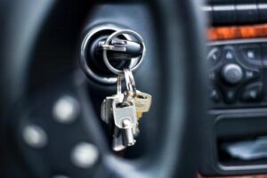 Из-за оставленных ключей автоворы превратились в угонщиков в Волгограде