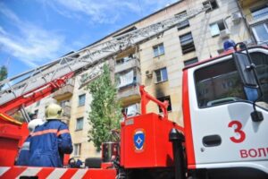 Два человека пострадали в пожаре на юге Волгограда