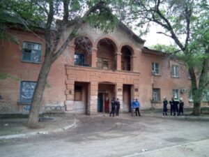 В Волгограде обрушилась кровля двухэтажного общежития