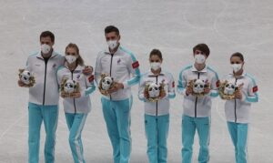 Российские фигуристы завоевали золотую медаль в командном турнире