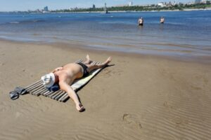 Аномально жаркий июнь ждет Волгоградскую область