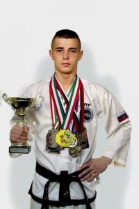 Лучший волгоградский тхэквондист взял 2 медали в уральской столице