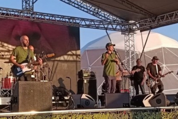 Чичерина выступила с концертом в оборонно-спортивном лагере в Волгоградской области