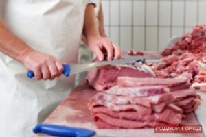 Полиция изымает сомнительное мясо на рынках в Волгограде