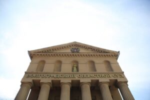 Почему «грязных» депутатов начали выпускать на волю?