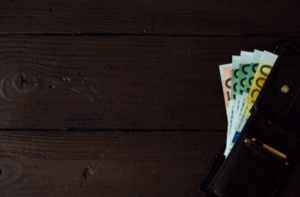 В Волгоградской области оштрафовали работодателя за трудоустройство экс-госслужащего
