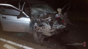 ДТП под Волгоградом: «двенадцатая» врезалась в большегруз