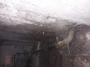 Жители волгоградской двухэтажки остались без тепла из-за потопа