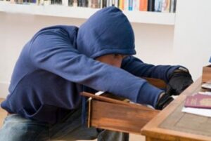 Под Урюпинском 36-летний сын обокрал собственных родителей