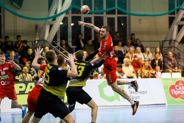 Волгоградский «Каустик» сыграл вничью со «СГАУ-Саратовом»