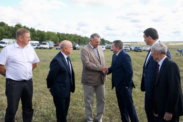 Губернатор провел встречу с аграриями Новоаннинского района