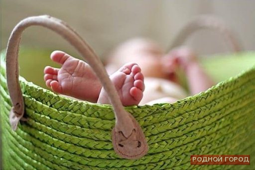 Младенца в сумке подкинули к родильному дому Волжского