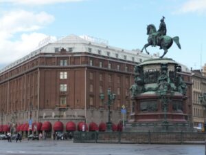 Госдума запретила хостелы и гостиницы в жилых домах
