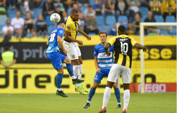 «Витесс» волгоградца Слуцкого вышел на 1-е место в чемпионате Нидерландов