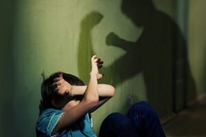 35-летний волгоградец сядет на 4 года за истязание сыновей-близнецов