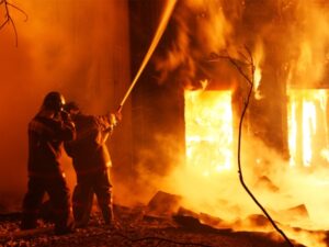 Под Волгоградом из-за непотушенной сигареты сгорел 68-летний мужчина