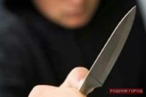 20-летний волгоградец 6 раз ударил 51-летнего отчима ножом