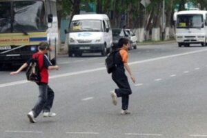 В Волгограде двоих мальчиков сбили на пешеходных переходах