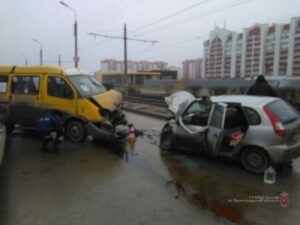 В ДТП с маршруткой в Волжском погибла 69-летняя пенсионерка