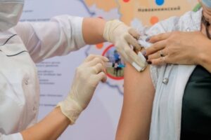 В вакцинации волгоградцев участвуют 178 мобильных прививочных бригад