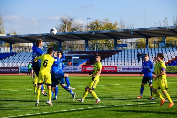 Волгоградский «Ротор-2» разгромил московский «Арарат»