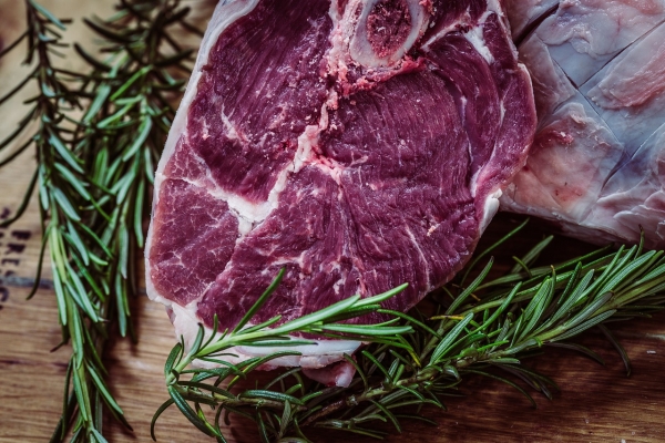 Это опасно: не вздумайте мыть мясо перед готовкой