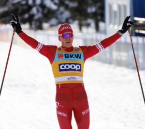 Лучшим спортсменом года в России стал Александр Большунов