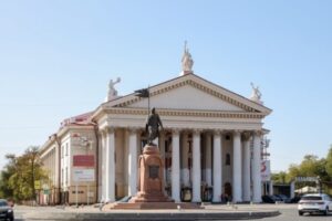 Молодежь в Волгограде сможет бесплатно ходить в театры и музеи