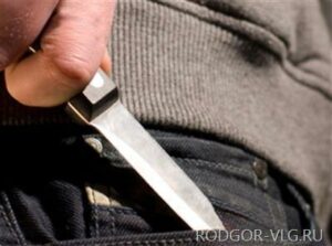 Житель Волгоградской области ранил полицейского ножом в ногу