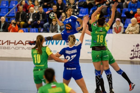Волгоградские гандболистки проиграли «Кубани»