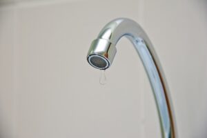 Названы адреса, где в Волгограде отключат воду 8 октября