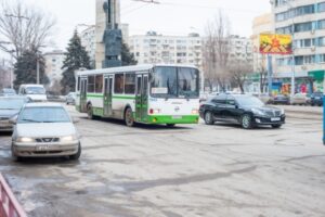Волгоградка требовала полмиллиона рублей за травму во время поездки в автобусе