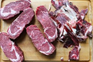 Магазины Волгоградской области торгуют мясными суррогатами