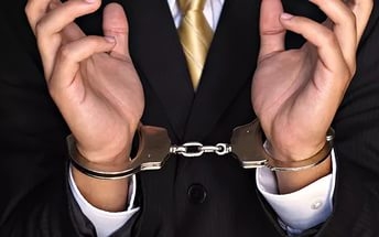 Бывший волгоградский судья и адвокат присвоил свыше 50,5 миллиона рублей