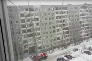 В Волгограде в полдень при пожаре погибла женщина