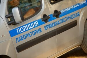 Работник бара в Волгограде обокрал клиента