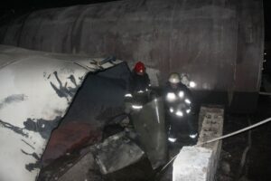Две ёмкости с остатками мазута горели в Жирновске